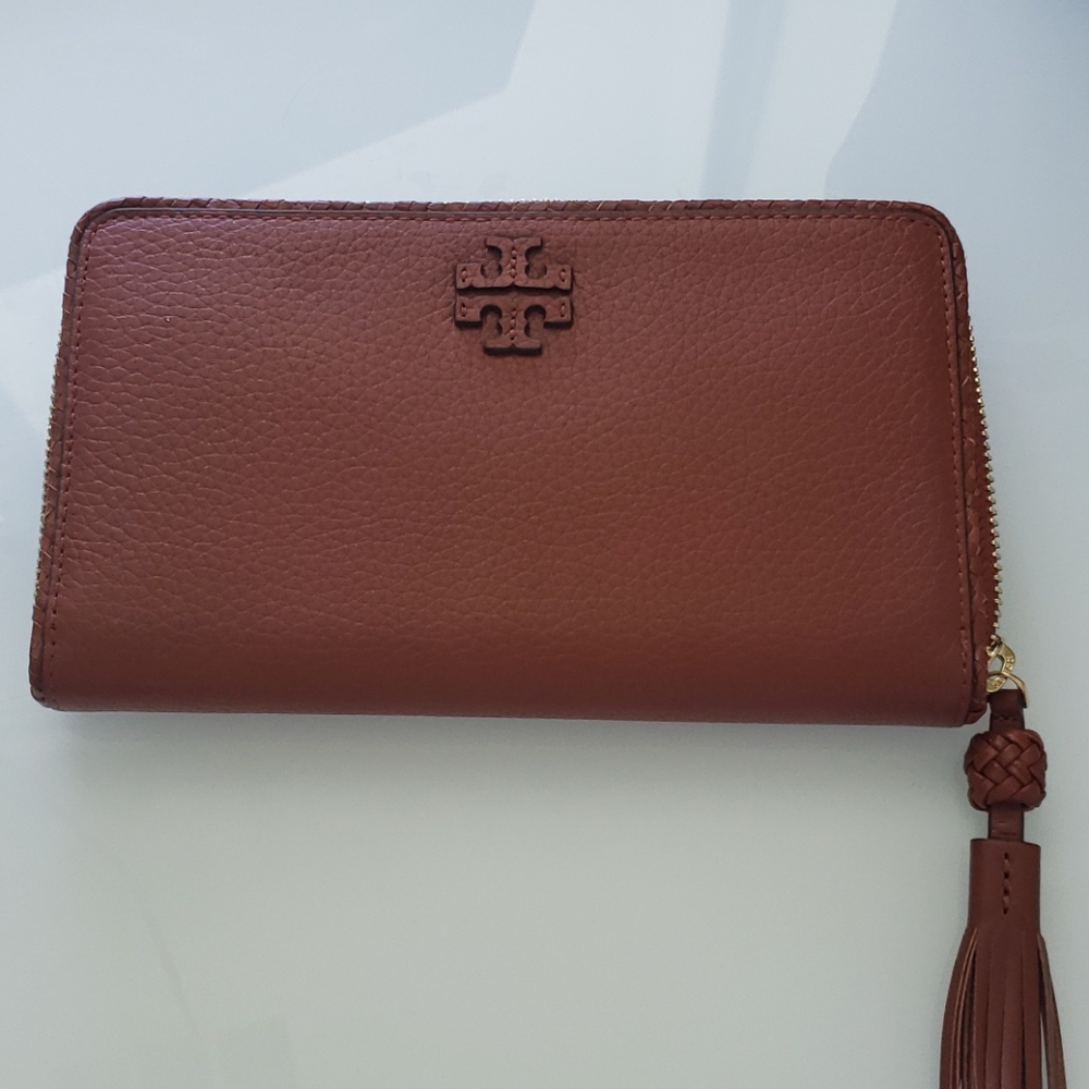 Wallet - Tory Burch brand new wallet